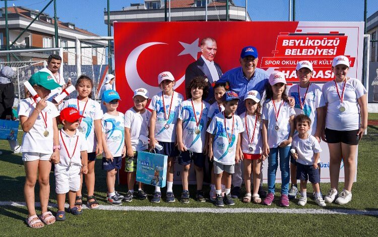 Beylikdüzü’nde yaz spor okullarına muhteşem kapanış Beylikdüzü’nde yaz spor okullarına muhteşem kapanış