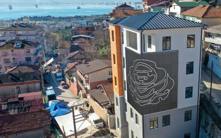 Kocaeli’de Gültepe Kültür Merkezi’ne ‘gül motifi’ renk kattı Kocaeli’de Gültepe Kültür Merkezi’ne ‘gül motifi’ renk kattı