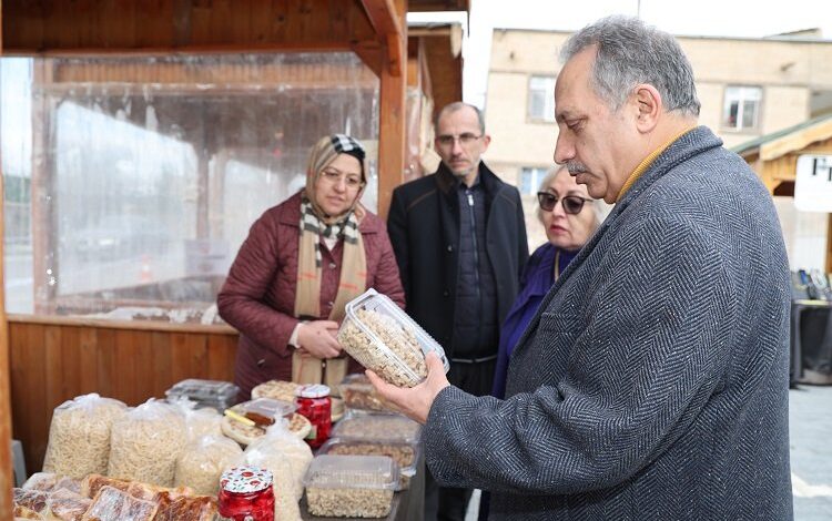 El emeği ürünlerin Talas’taki merkezi Maharetli Eller El emeği ürünlerin Talas’taki merkezi Maharetli Eller