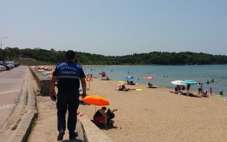 Kocaeli Zabıtası plajlarda görev başında Kocaeli Zabıtası plajlarda görev başında