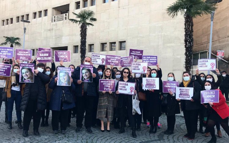 Bursa Adliyesi’nde ‘Kadınlar’ için mücadele Bursa Adliyesi’nde ‘Kadınlar’ için mücadele