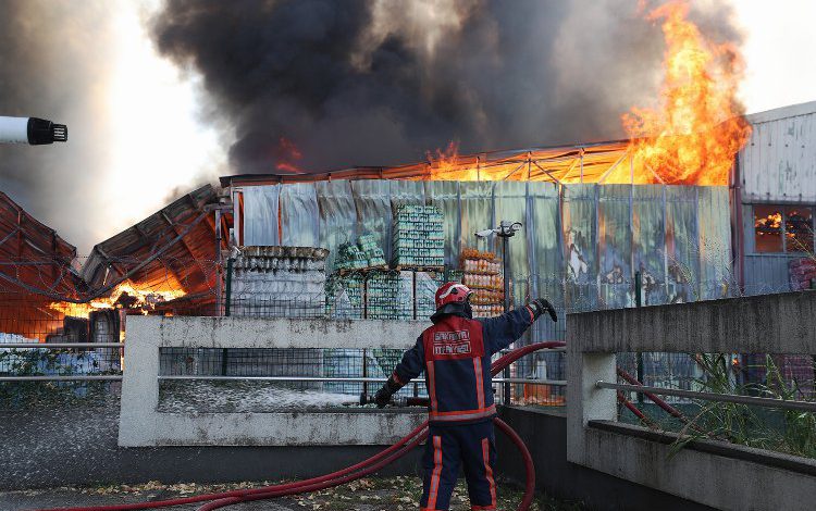 Sakarya itfaiyecileri 2021’de yüzlerde hayat kurtardı Sakarya itfaiyecileri 2021’de yüzlerde hayat kurtardı