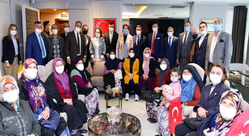 Kirazlıyaylalı kadınlar Meral Akşener’le buluştu Kirazlıyaylalı kadınlar Meral Akşener’le buluştu