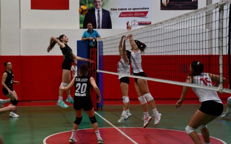 Manisa’nın Sultanları Karşıyaka’ya mağlup oldu Manisa’nın Sultanları Karşıyaka’ya mağlup oldu