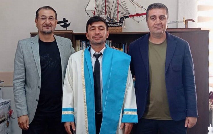 PİKOM’dan ilk doktora mezununa tebrik PİKOM’dan ilk doktora mezununa tebrik