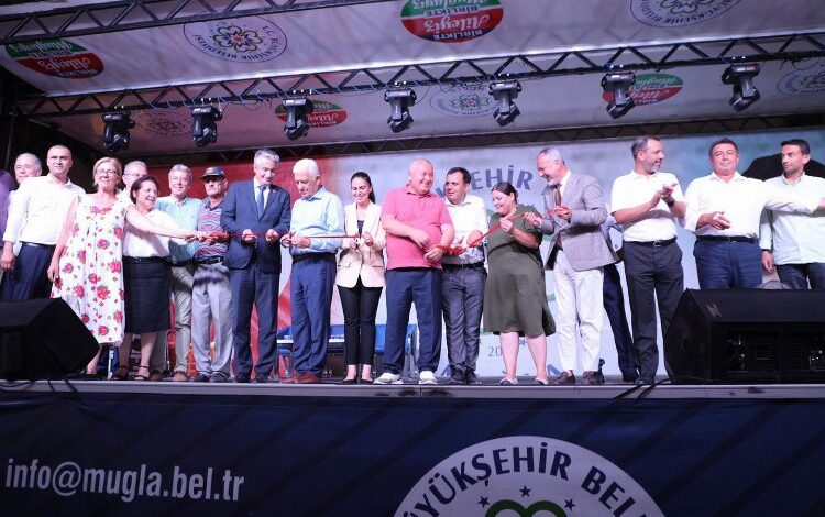 Başkan Gürün Dalaman Kitap Fuarı’na Katıldı Başkan Gürün Dalaman Kitap Fuarı’na Katıldı