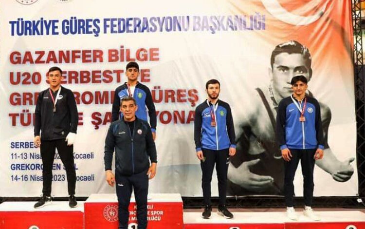 Sakaryalı güreşçiler Türkiye Şampiyonası’na damga vurdu