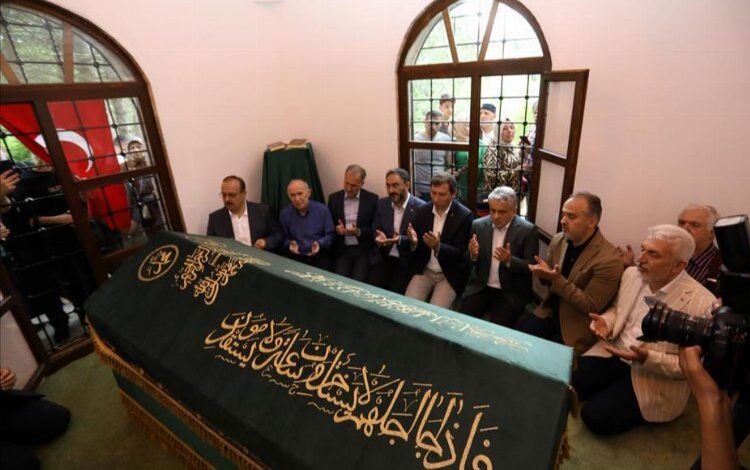 Bursa İnegöl’ün fatihi Turgut Alp’e torunlarından vefa