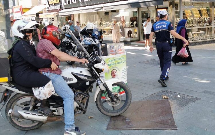 Kocaeli’de zabıta ve emniyetten motosiklet denetimi Kocaeli’de zabıta ve emniyetten motosiklet denetimi