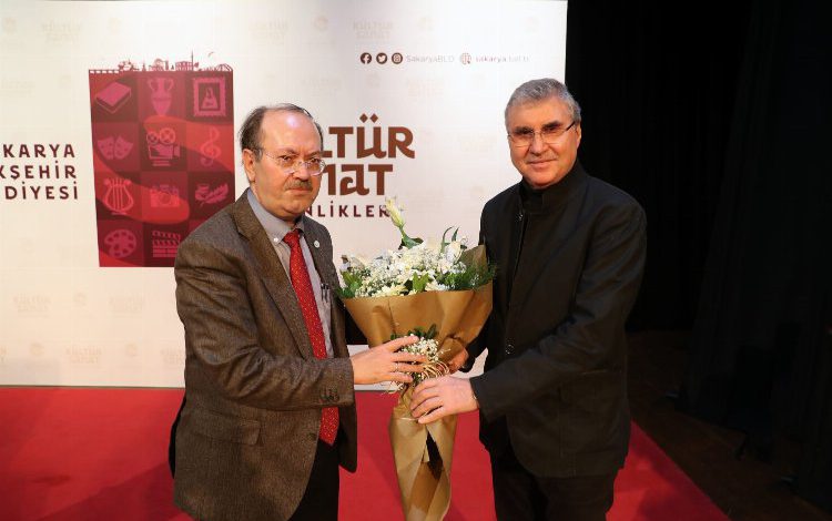 Sakarya’da Yusuf Kaplan konuk oldu Sakarya’da Yusuf Kaplan konuk oldu