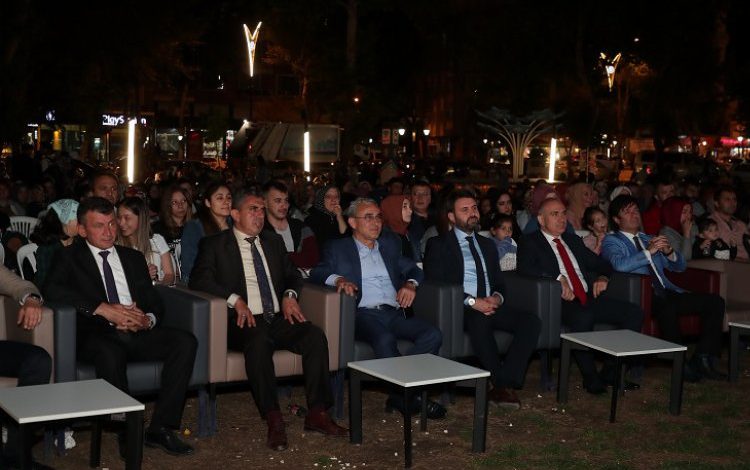 Kütahya Belediyesi’nden Yeşilçam gecesi Kütahya Belediyesi’nden Yeşilçam gecesi