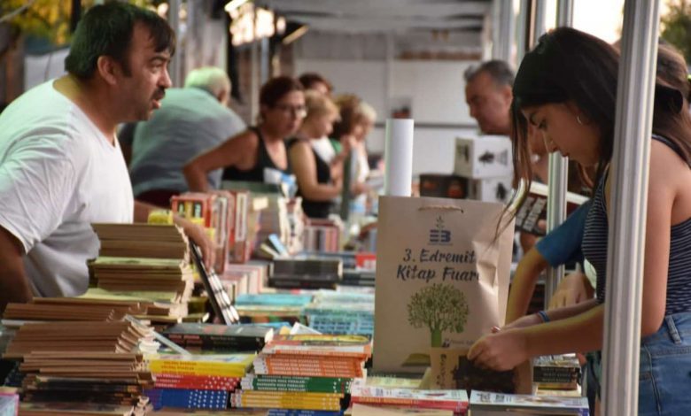 Balıkesir Edremit’te kitapla 4. buluşma Balıkesir Edremit’te kitapla 4. buluşma