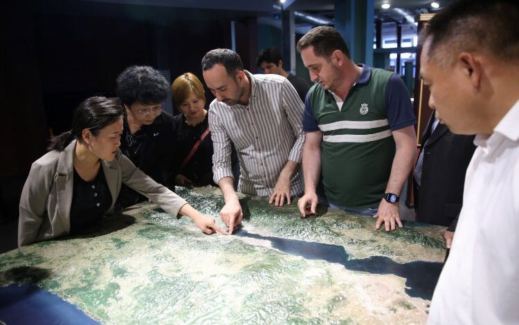 Çinli heyet, deprem çalışmaları için Kocaeli’ye geldi