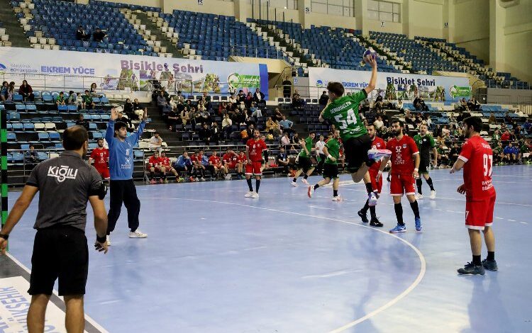 Sakaryalı hentbolcular evinde rüzgâr gibi esti: 46-29 Sakaryalı hentbolcular evinde rüzgâr gibi esti: 46-29