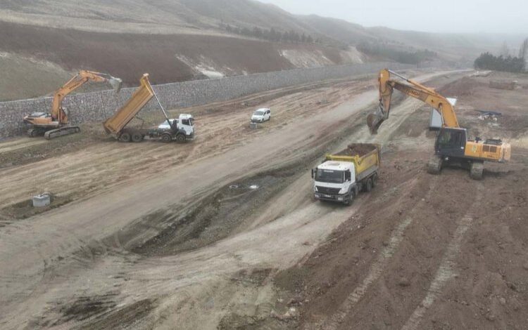 Sivas’ta Çayboyu bağlantı yolunda çalışmalar sürüyor