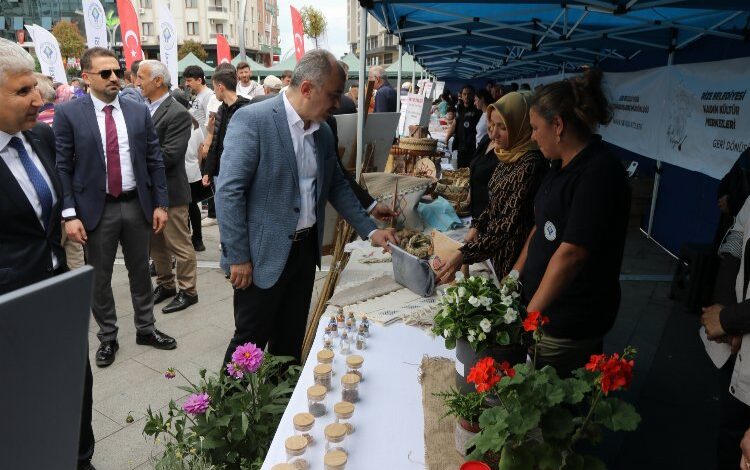 Rize’de Aşık Veysel’e özel anma