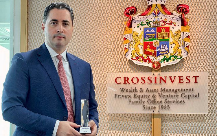 Cem Azak’a “Asya Pasifik Bölgesi’nin Yükselen Yıldızı” ödülü