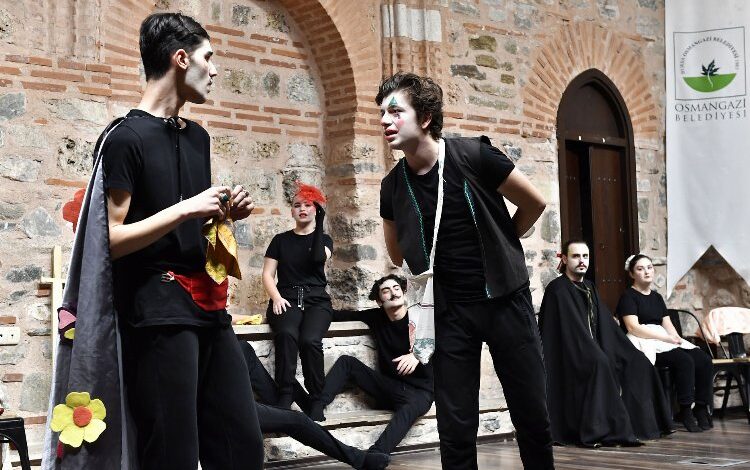 Bursa Osmangazi’de ‘Tiyatro Okulu’ büyüledi
