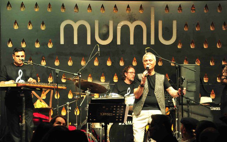 Cengiz Kurtoğlu: “Hayatımı yazsam roman olurdu” Cengiz Kurtoğlu: “Hayatımı yazsam roman olurdu”