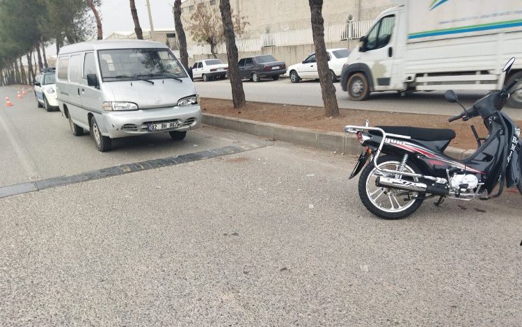 Adıyaman’da minibüs motosiklete çarptı: 1 yaralı Adıyaman’da minibüs motosiklete çarptı: 1 yaralı