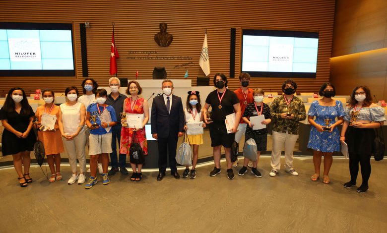 Bursa Nilüfer’de Karikatür Atölyesi’nden 23 öğrenciye ödül