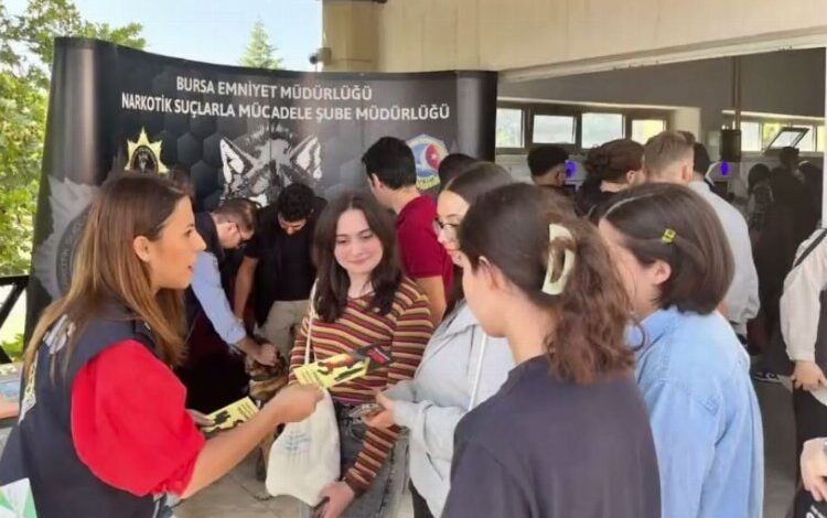 Bursa’da narkotik ekipleri farkındalık için sahada