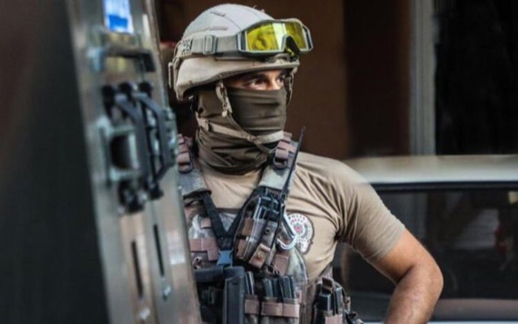 İkna ile 3 terörist daha teslim oldu İkna ile 3 terörist daha teslim oldu