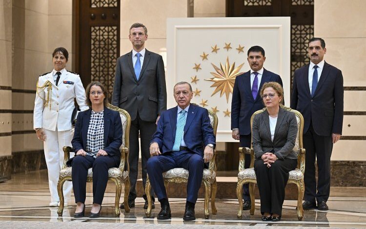 4 ülkenin büyükelçilerinden güven mektubu