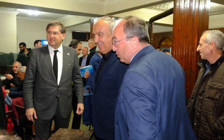 Artvinli başkanlardan Yıldızlı’ya destek Artvinli başkanlardan Yıldızlı’ya destek