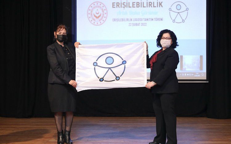 DEÜ Sabancı Kültür Sarayı’na erişebilirlik bayrağı