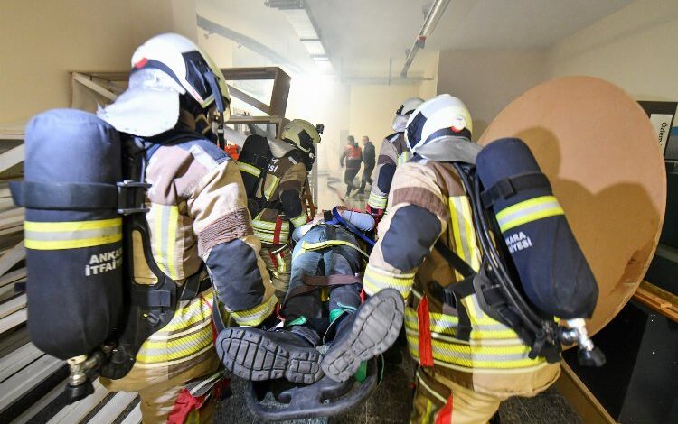 Başkent’te gerçeği aratmayan deprem tatbikatı Başkent’te gerçeği aratmayan deprem tatbikatı