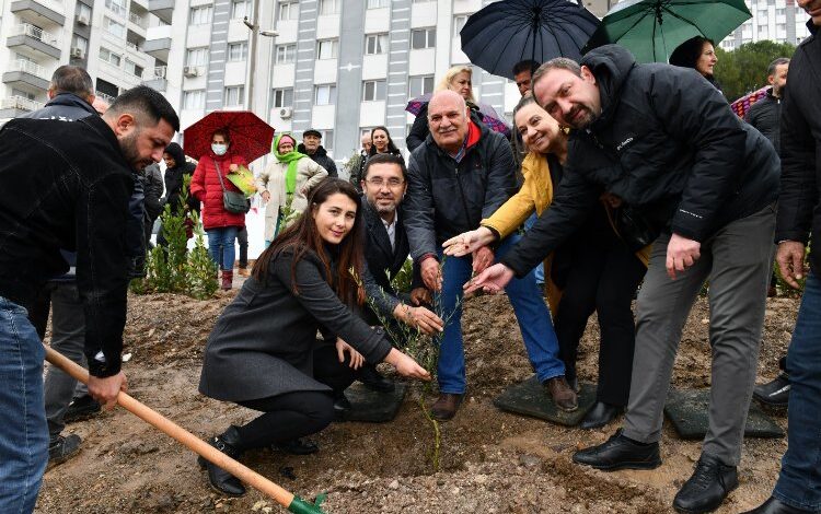 İzmir Çiğli’de 346 kadın için fidanlar toprakla buluştu