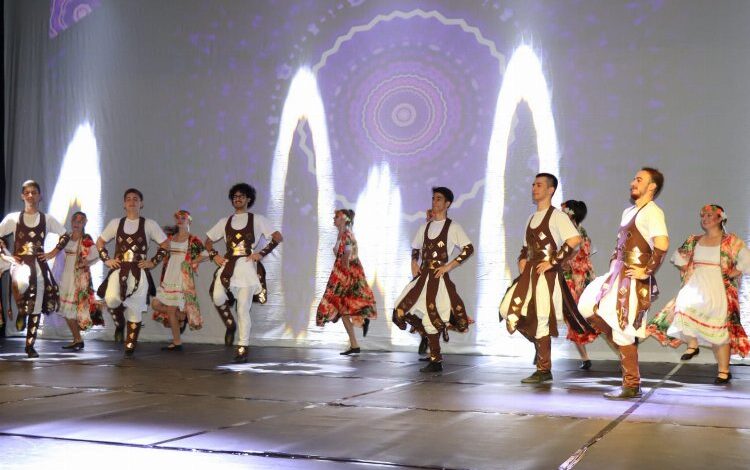 Nikomedia dans gösterisi ile büyüledi!