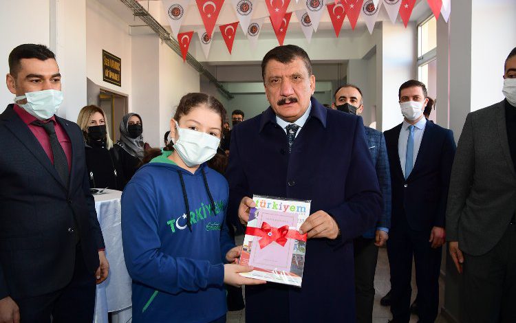 Malatya Türkiyem Ortaokulunda kütüphane açıldı Malatya Türkiyem Ortaokulunda kütüphane açıldı