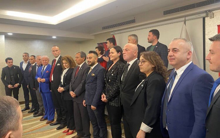 Düzce’de İyi Parti aday adaylarının tanıtımını gerçekleştirdi Düzce’de İyi Parti aday adaylarının tanıtımını gerçekleştirdi