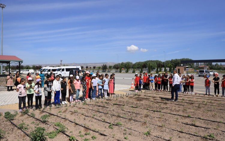 Kayserili minikler doğallığı yerinde gördü Kayserili minikler doğallığı yerinde gördü
