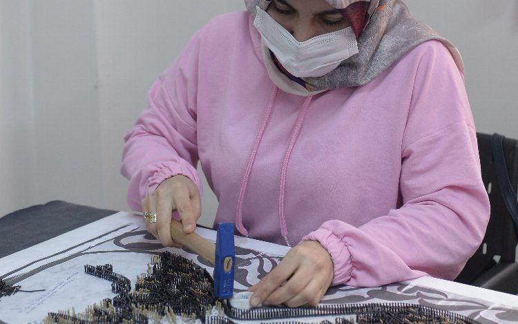 Bursa Osmangazi’de filografi sanatı yaşatılıyor Bursa Osmangazi’de filografi sanatı yaşatılıyor