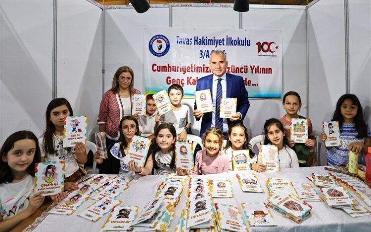 Türkiye’nin en ünlü yazarları bu fuarda Türkiye’nin en ünlü yazarları bu fuarda