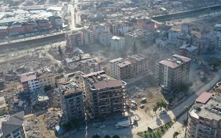 Hatay’da enkaz kaldırma sürüyor Hatay’da enkaz kaldırma sürüyor