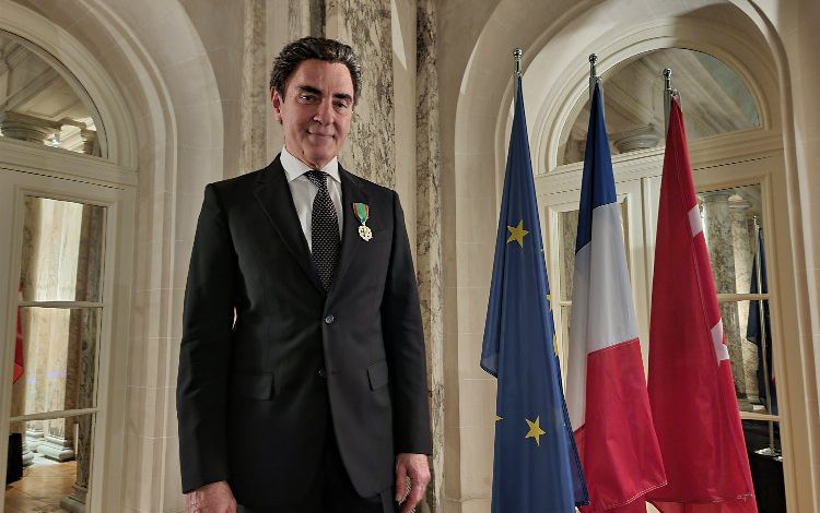 Selçuk Tümay’a Fransa Hükümetinden Şövalye Liyakat Nişanı