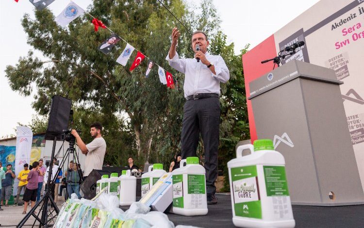 Üreticilere tuzak ve gübre desteği Üreticilere tuzak ve gübre desteği