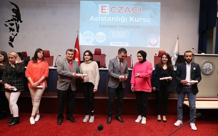 Kayseri Büyükşehir’in eczacı asistanlığı kursu sona erdi Kayseri Büyükşehir’in eczacı asistanlığı kursu sona erdi