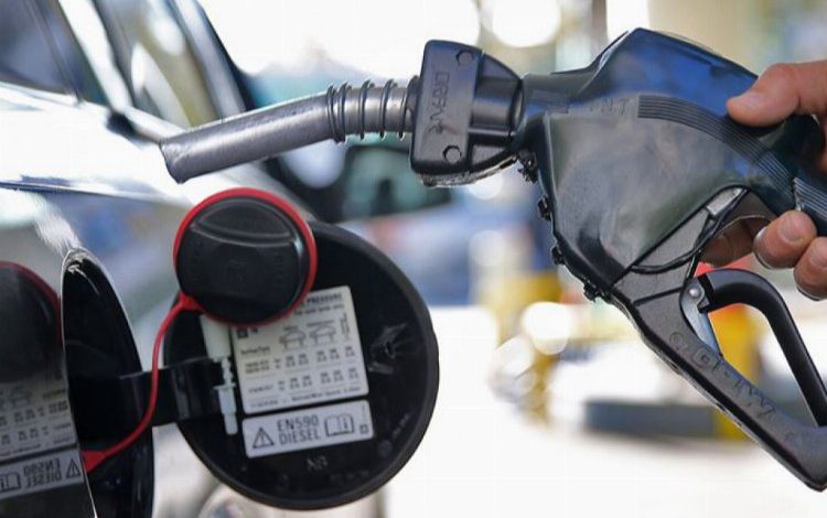 Benzine 58 kuruşluk indirim ardından 44 kuruş zam yapıldı Benzine 58 kuruşluk indirim ardından 44 kuruş zam yapıldı