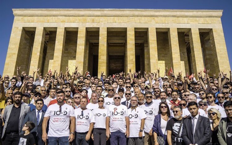 14 günlük ‘Zafer’ yürüyüşü noktalandı 14 günlük ‘Zafer’ yürüyüşü noktalandı