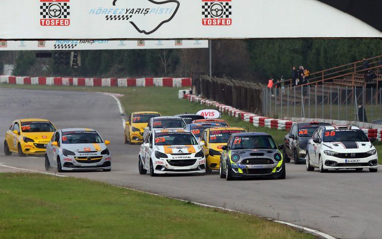 Körfez’de pistin tozunu attılar Körfez’de pistin tozunu attılar