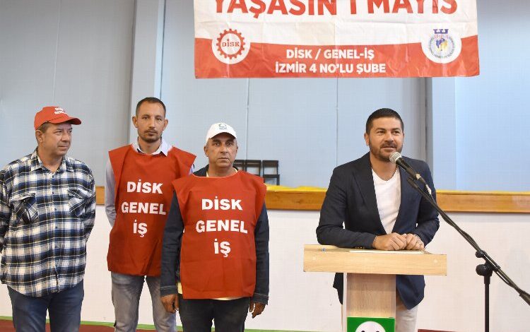 İzmir Foça’da belediye çalışanları 1 Mayıs’ı kutladı İzmir Foça’da belediye çalışanları 1 Mayıs’ı kutladı