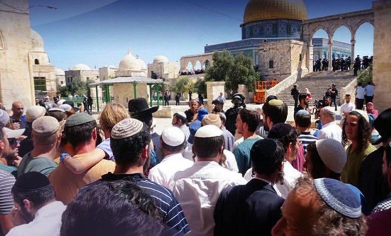 Fanatik Yahudiler’den Mescid-i Aksa’ya baskın Fanatik Yahudiler’den Mescid-i Aksa’ya baskın