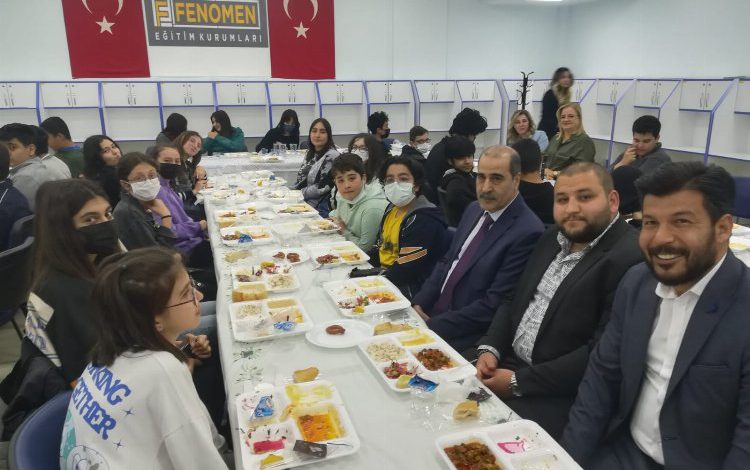 Fenomen Eğitim Kurumları öğrenci ve veliler ile buluştu