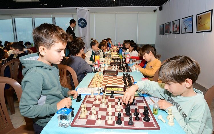 İzmir Karabağlar’dan Başöğretmen Atatürk Turnuvası İzmir Karabağlar’dan Başöğretmen Atatürk Turnuvası