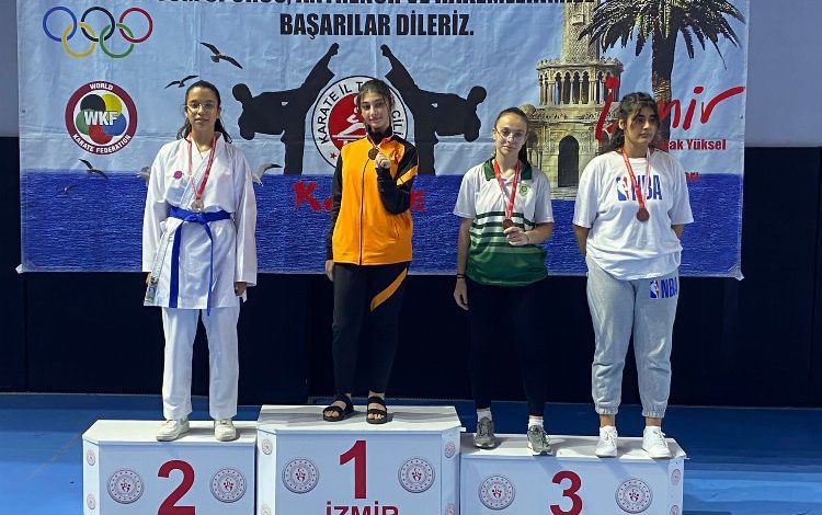 Manisalı karateciler İzmir’den madalyayla döndüler
